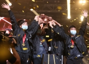 开云平台-球队在激烈比赛中获得胜利，晋级总决赛