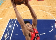 开云体育下载-猛龙顽强抗争，困难面前球队不言败继续向前