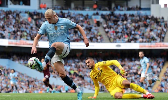 曼城梦想重返巅峰,险些遭遇挑战 曼城梦想重返巅峰,险些遭遇挑战