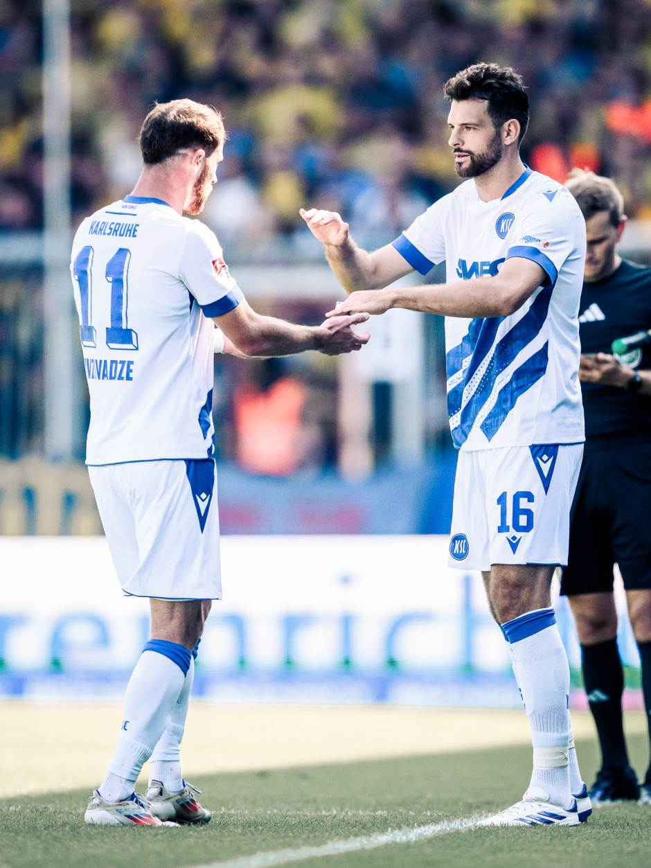 沙尔克客场突围,主场连胜保持不败 沙尔克客场突围,主场连胜保持不败