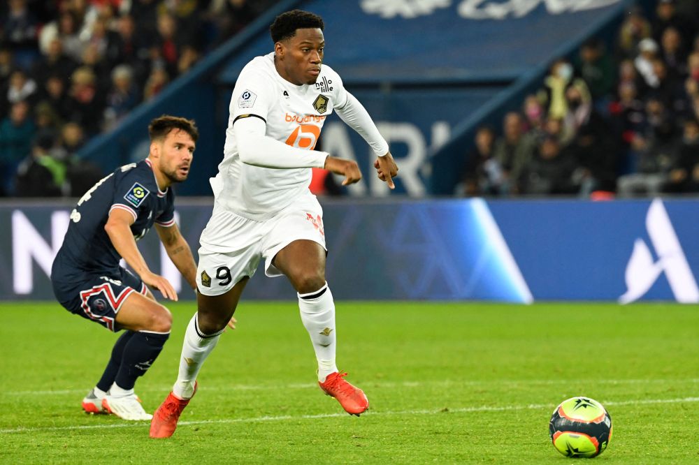 包含加拿大篮球超级联赛：竞争激烈局势未定的词条