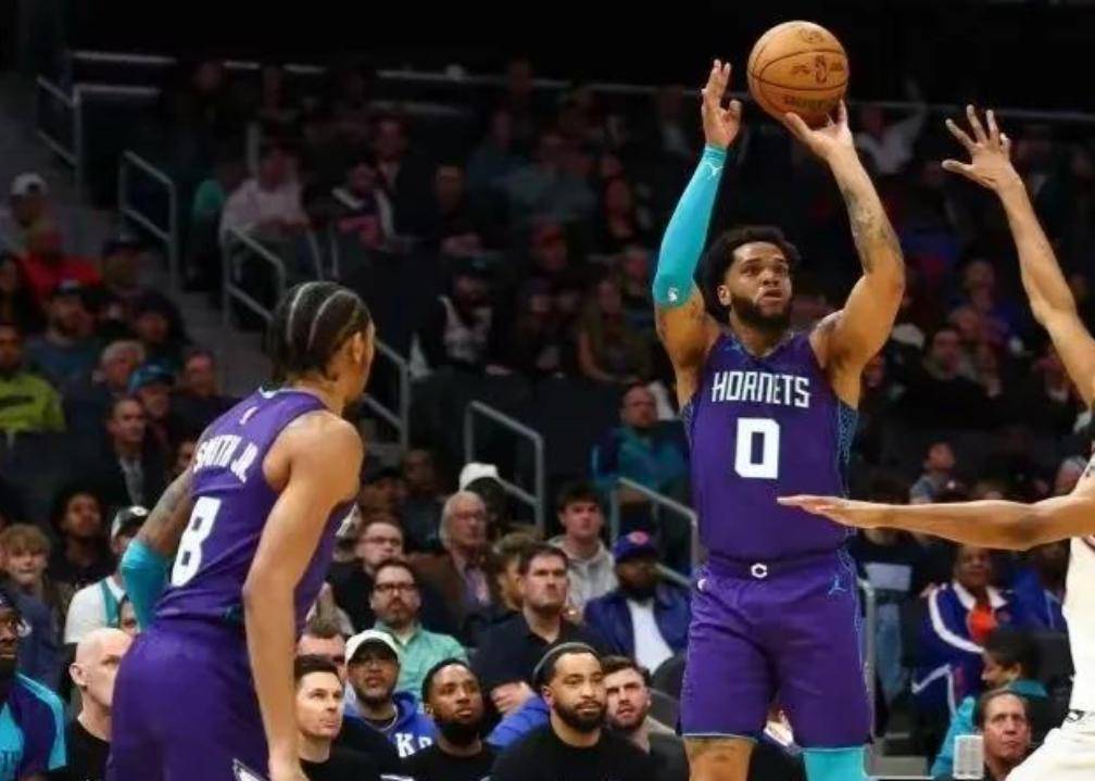 包含快船大胜黄蜂，继续保持不败纪录的词条