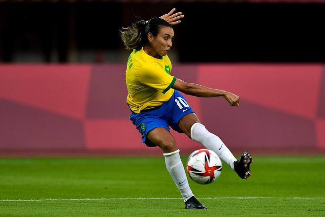 国际女足比赛强力对攻,巨星出手射门必进 国际女足比赛强力对攻,巨星出手射门必进