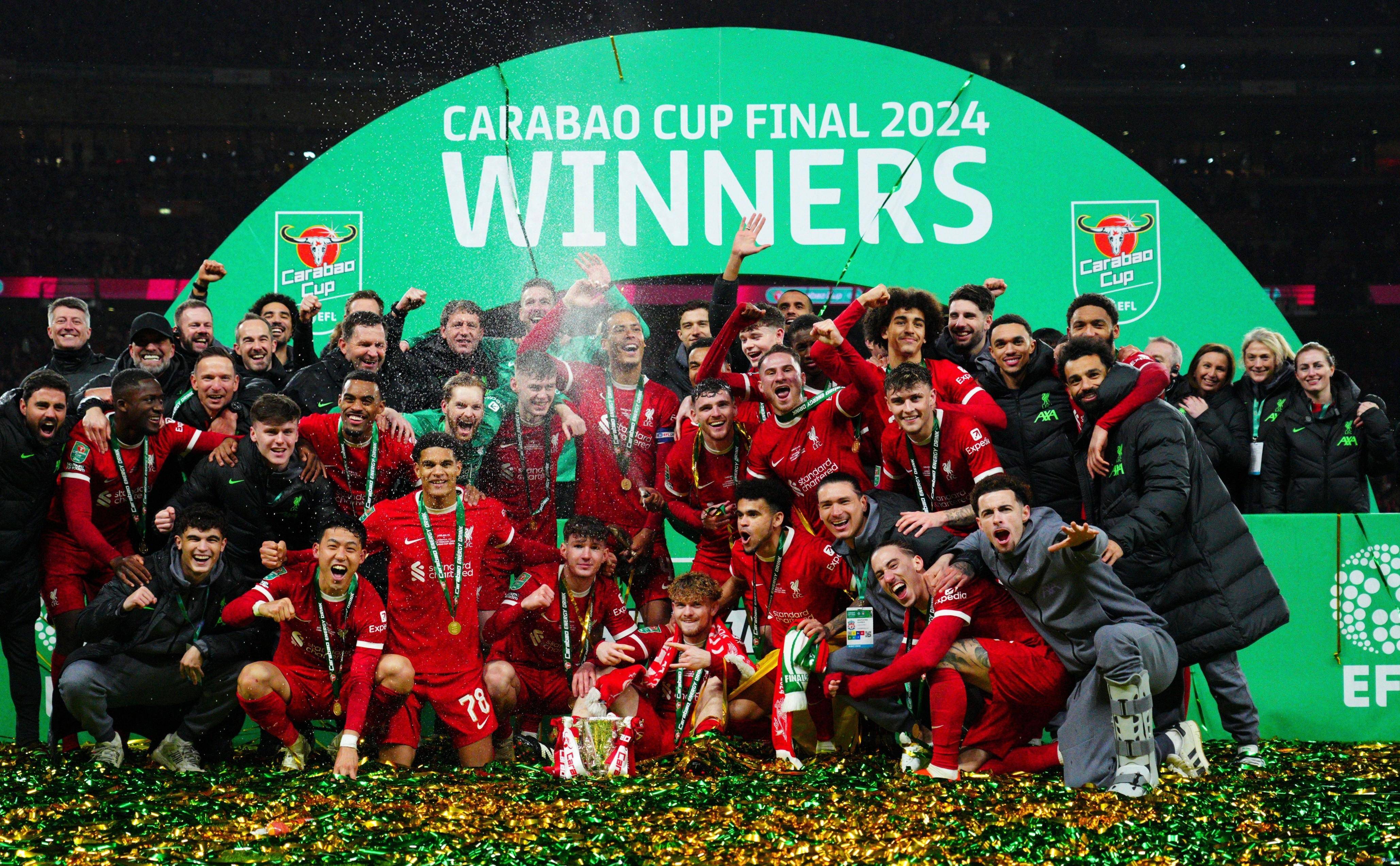 球队在激烈比赛中获得胜利，晋级总决赛