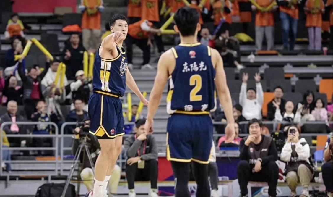 广州队击败广东,继续稳固前四席位 广州队击败广东,继续稳固前四席位