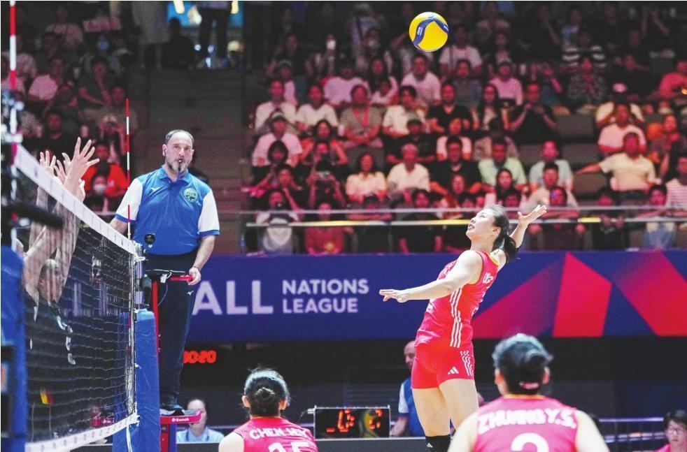 关于比利时队在比赛中完胜对手，晋级下一轮的信息