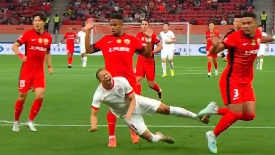 柏林积分榜暂居榜首，士气高昂的简单介绍