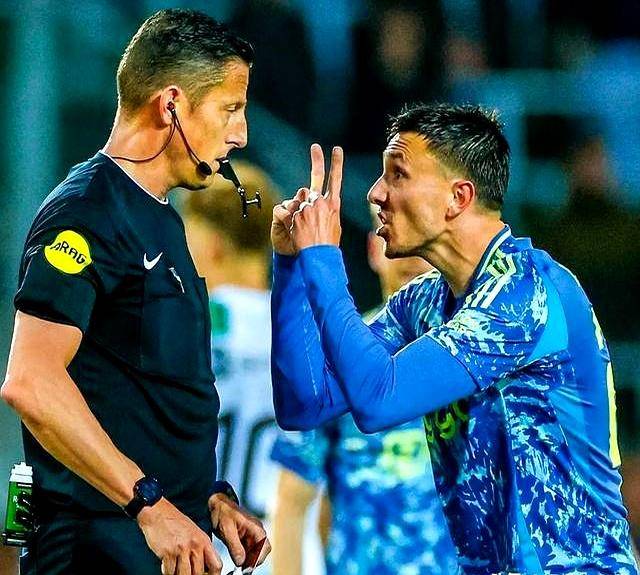 包含荷甲火爆对决:阿贾克斯对阵埃因霍温的词条 包含荷甲火爆对决:阿贾克斯对阵埃因霍温的词条