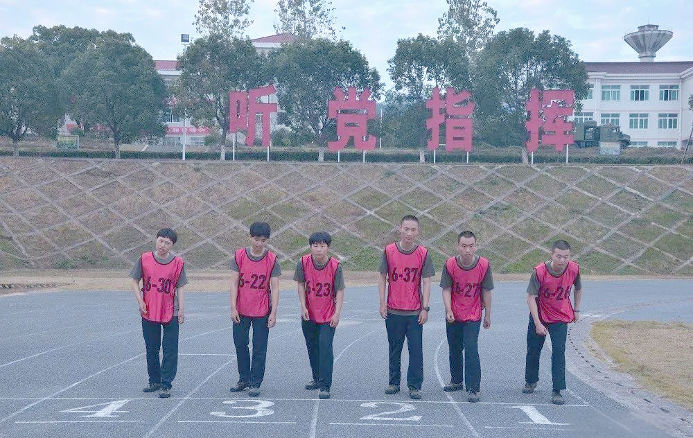 激烈比拼中的战术配合展现出色