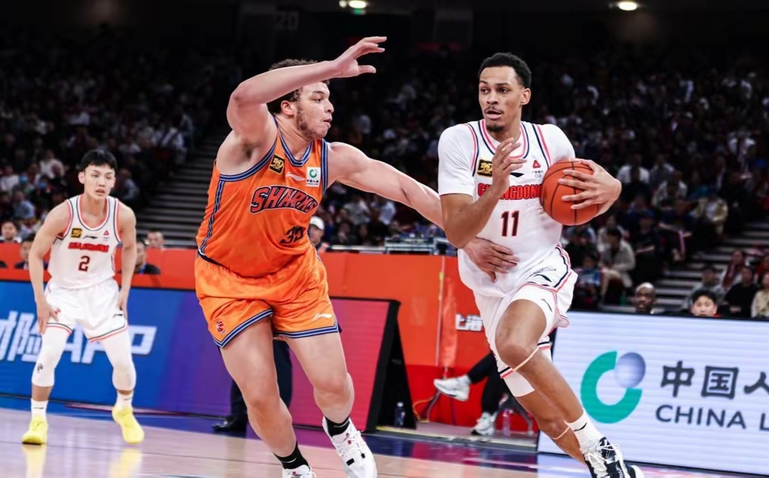 选手的不凡表现引发传媒和球迷关注的简单介绍