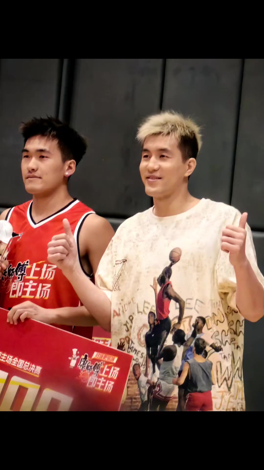 选手的不凡表现引发传媒和球迷关注的简单介绍