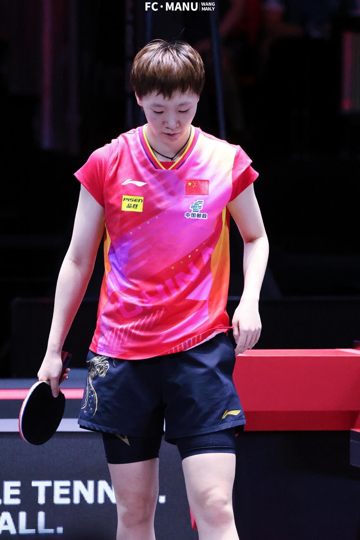 包含英姿飒爽再夺冠军，中国女子选手尽展风采的词条