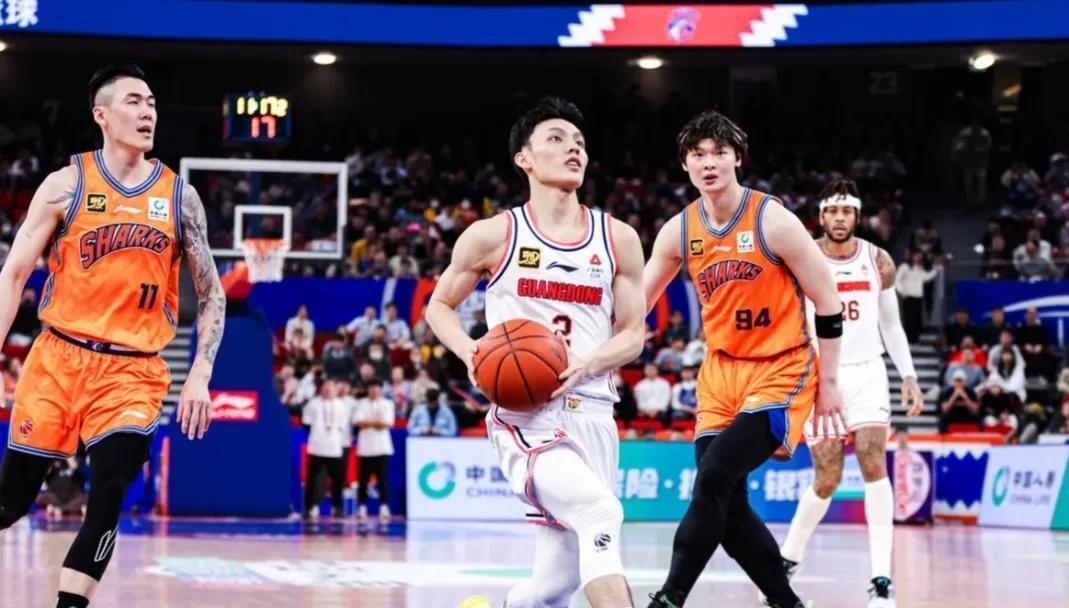 广东宏远一路高歌猛进，展现强劲斗志