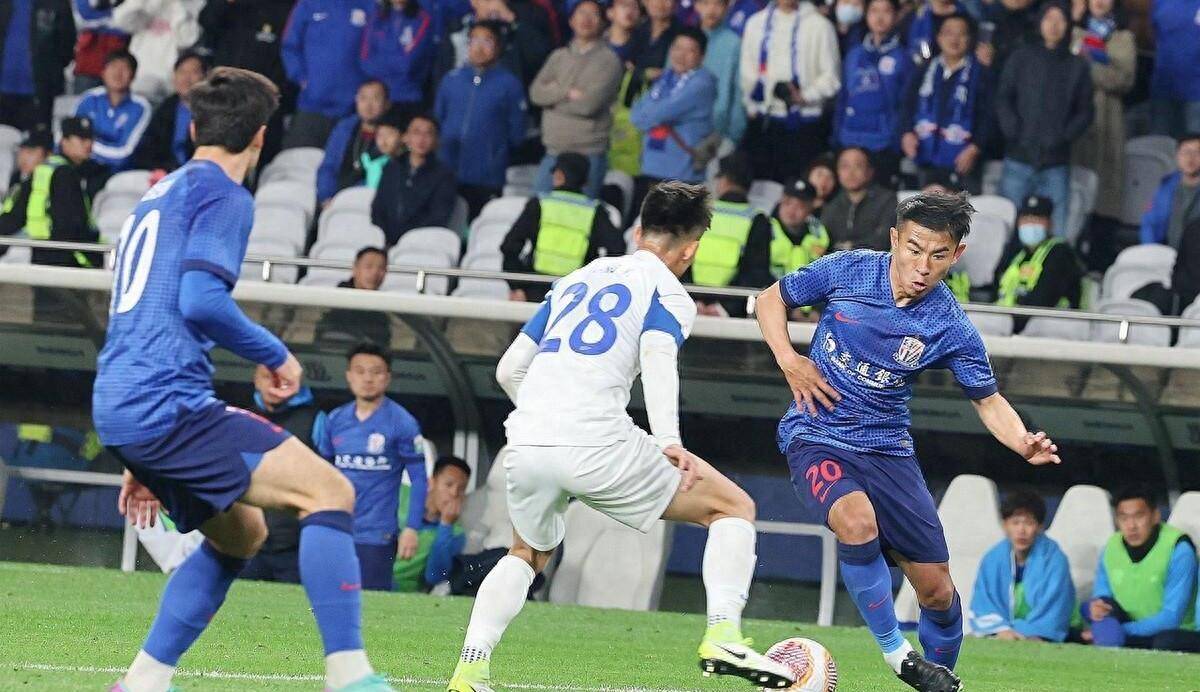 国安客场逆转权健,再次领跑中超积分榜的简单介绍 国安客场逆转权健,再次领跑中超积分榜的简单介绍