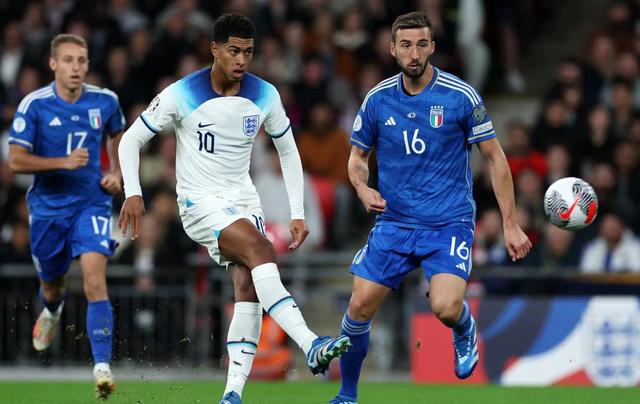 瑞典队小胜瑞士,成功晋级欧预赛四强的简单介绍 瑞典队小胜瑞士,成功晋级欧预赛四强的简单介绍