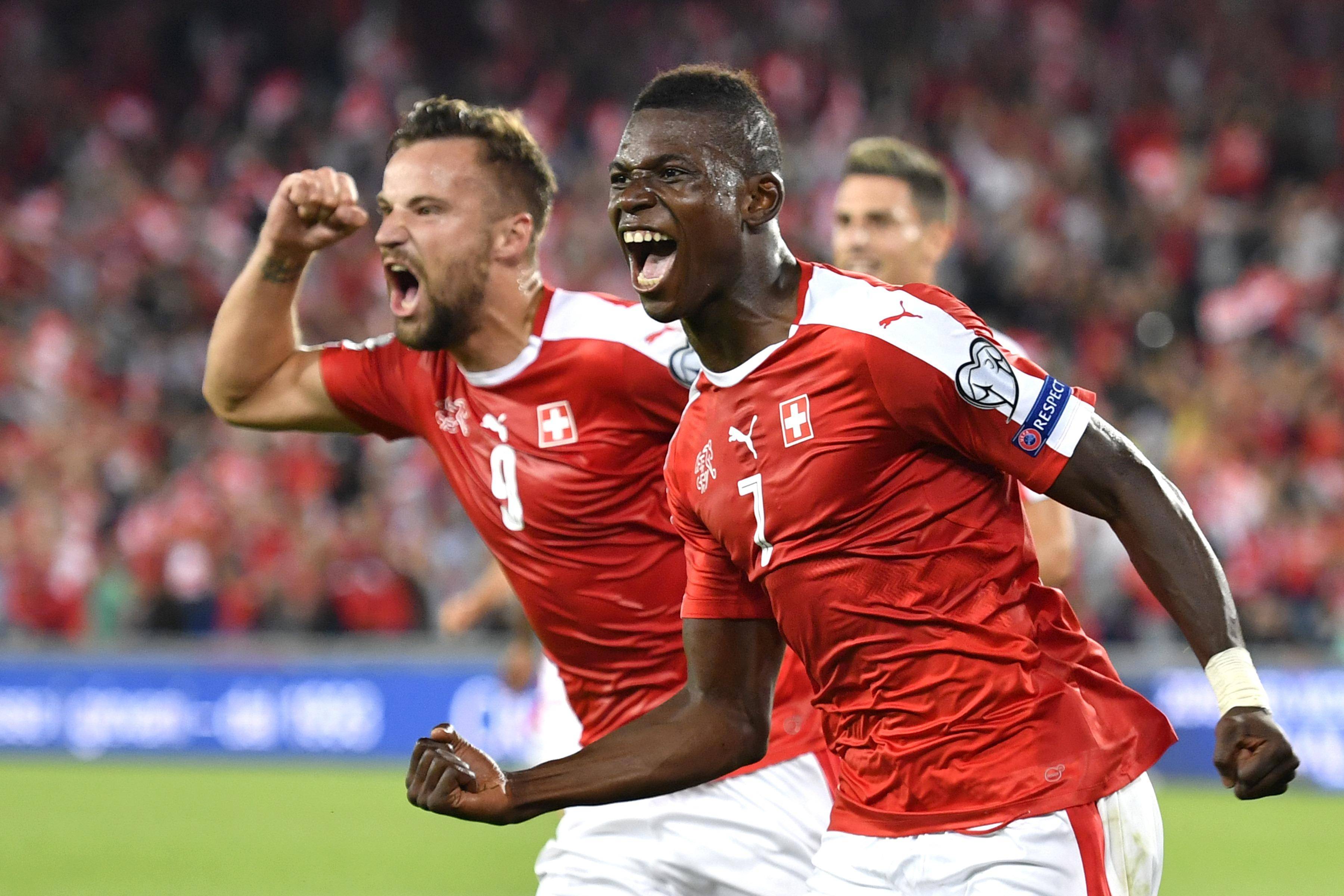 瑞士游泳冠军勇夺冠，创造个人最佳成绩的简单介绍