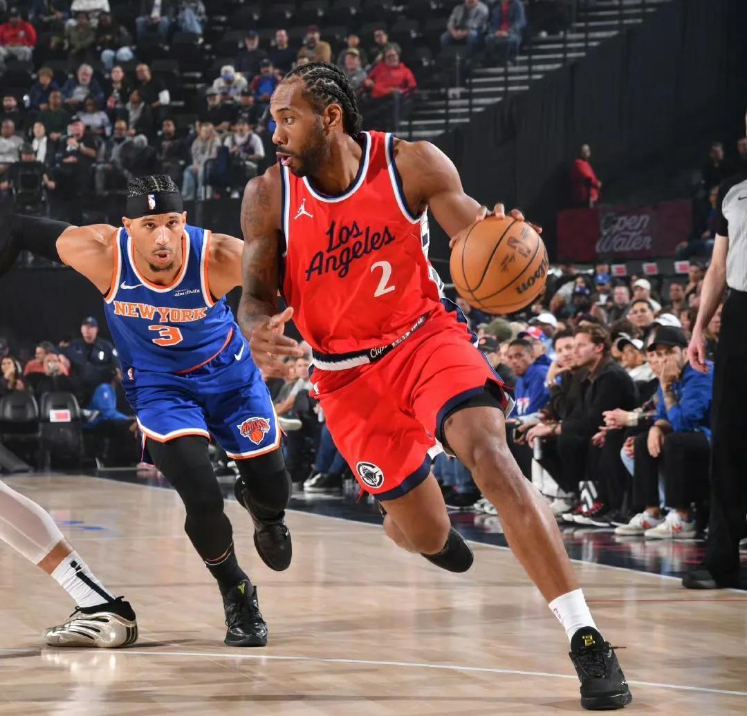 包含热火不敌尼克斯，赛前吉米秀街头扣篮的词条