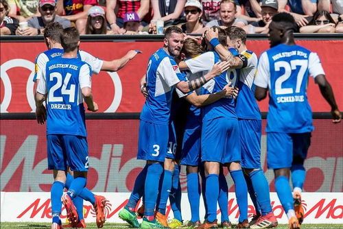 足坛热门队伍将在这场比赛中相遇 足坛热门队伍将在这场比赛中相遇