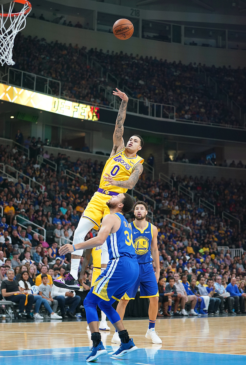 包含明日之星突破重围,助球队赢得关键胜利的词条 包含明日之星突破重围,助球队赢得关键胜利的词条