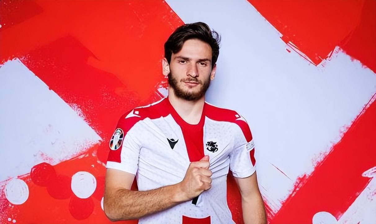 那不勒斯球队风格独特,备受球迷喜爱 那不勒斯球队风格独特,备受球迷喜爱