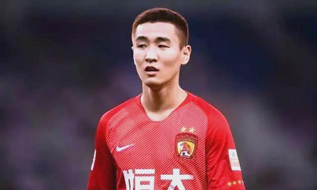 恒大球员表现出色,展现个人实力 恒大球员表现出色,展现个人实力