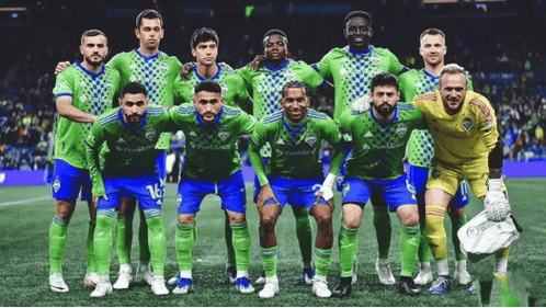 包含世界各地球队争相比拼，展现球技风采的词条