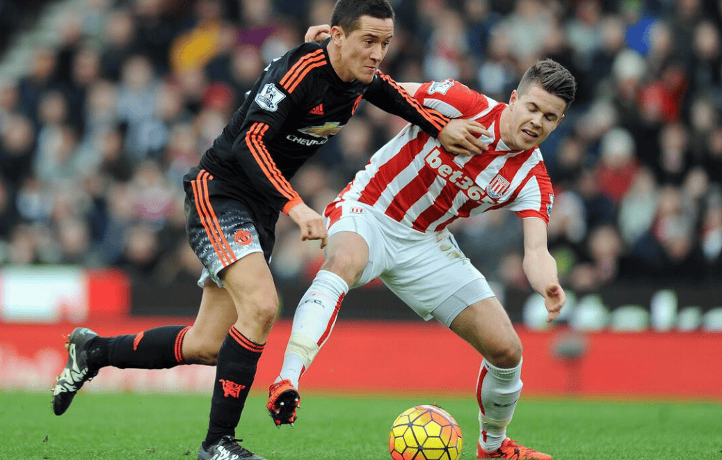 包含基尔主场大胜纽伦堡,取得关键三分积累士气的词条 包含基尔主场大胜纽伦堡,取得关键三分积累士气的词条