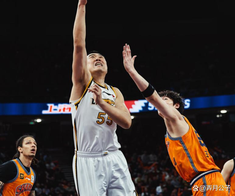 关于内线大战!球队抢篮板拼伤痕累累,果断获胜!的信息 关于内线大战!球队抢篮板拼伤痕累累,果断获胜!的信息