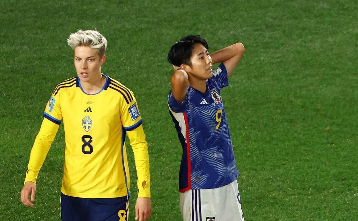 包含不休梅恩队在比赛中取得关键性胜利，士气高昂的词条