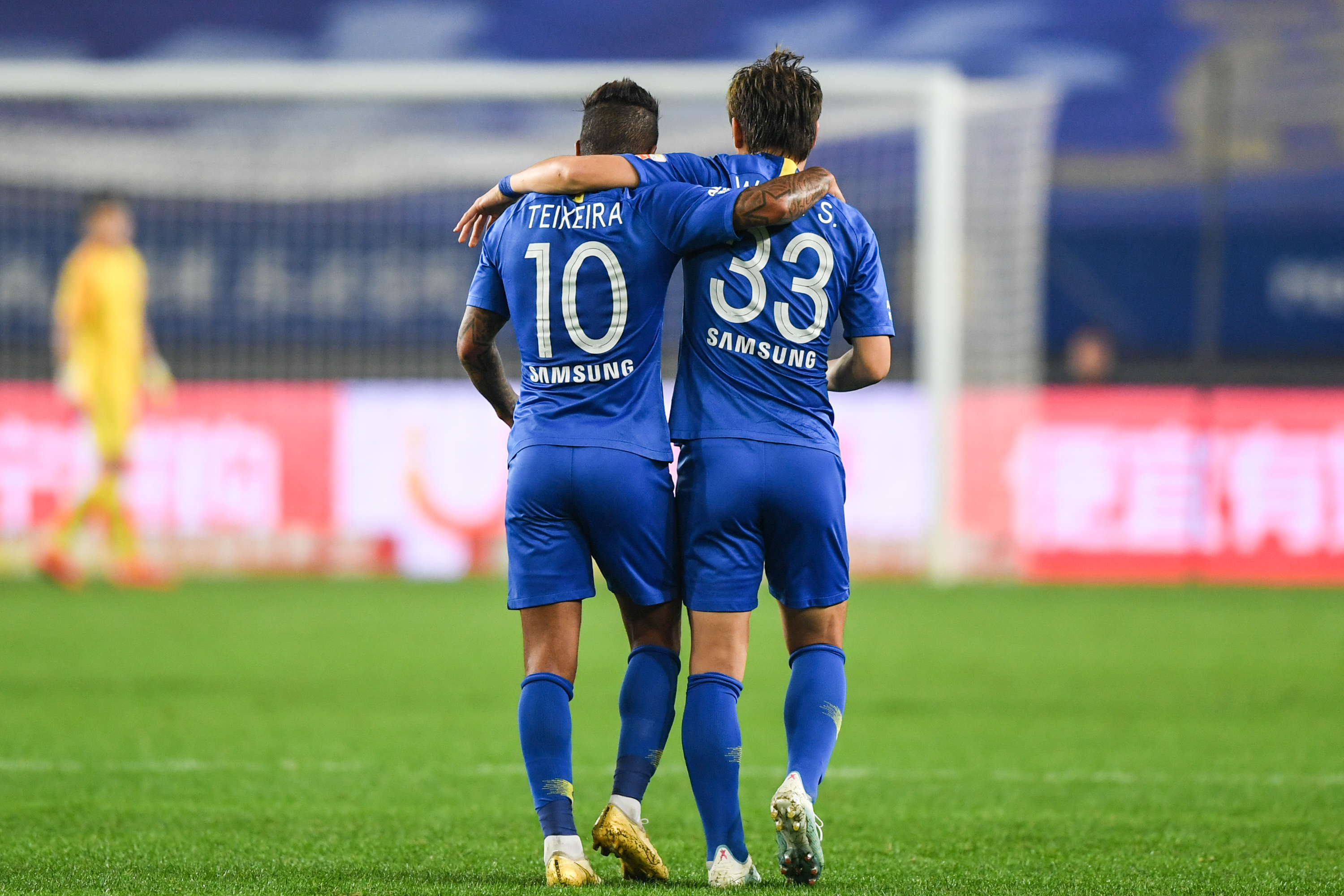 关于江苏苏宁球迷热情高涨，全力支持球队取胜的信息