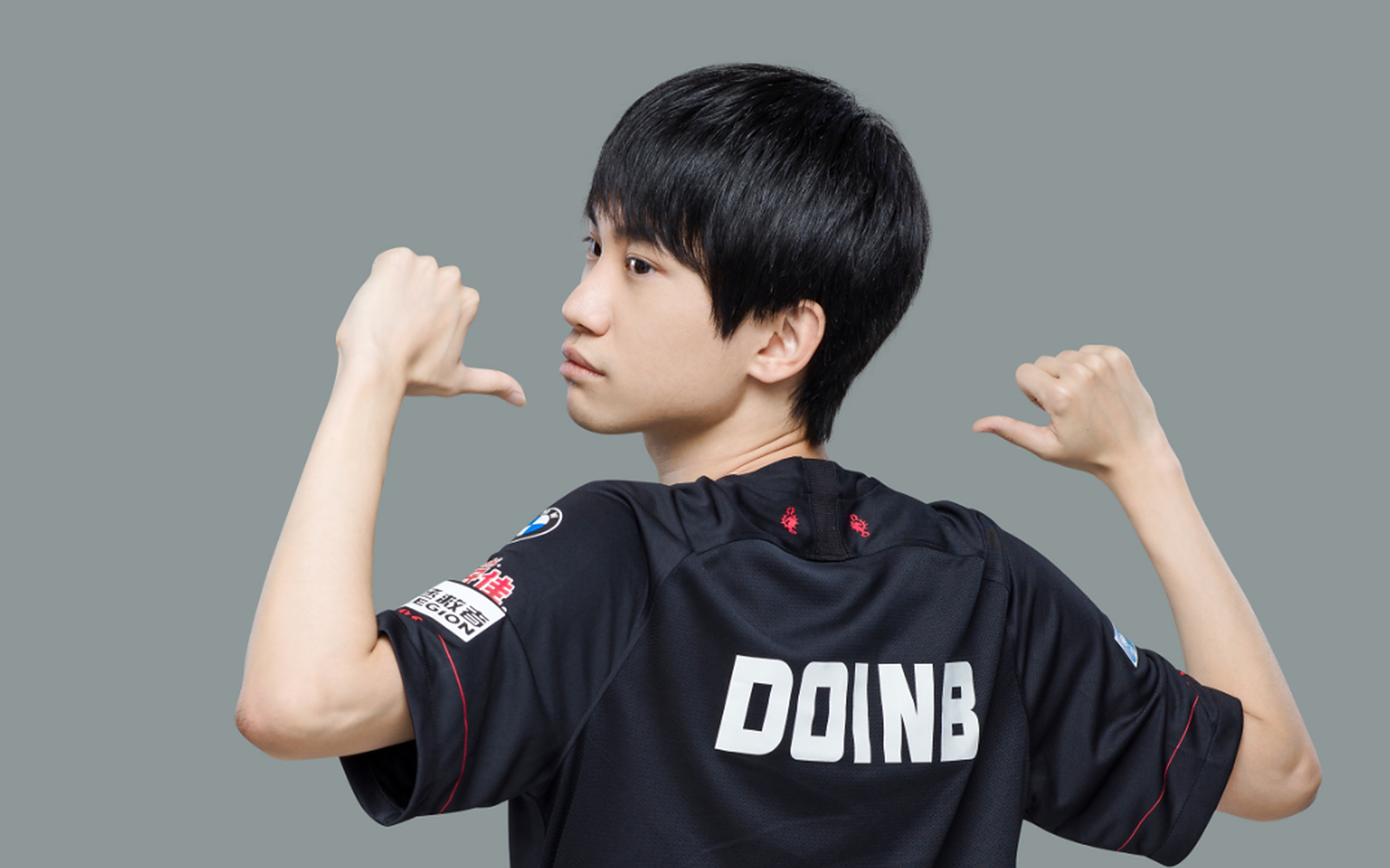 FNC横扫TES，Doinb成为全场焦点全球总决赛2:1（柏林）