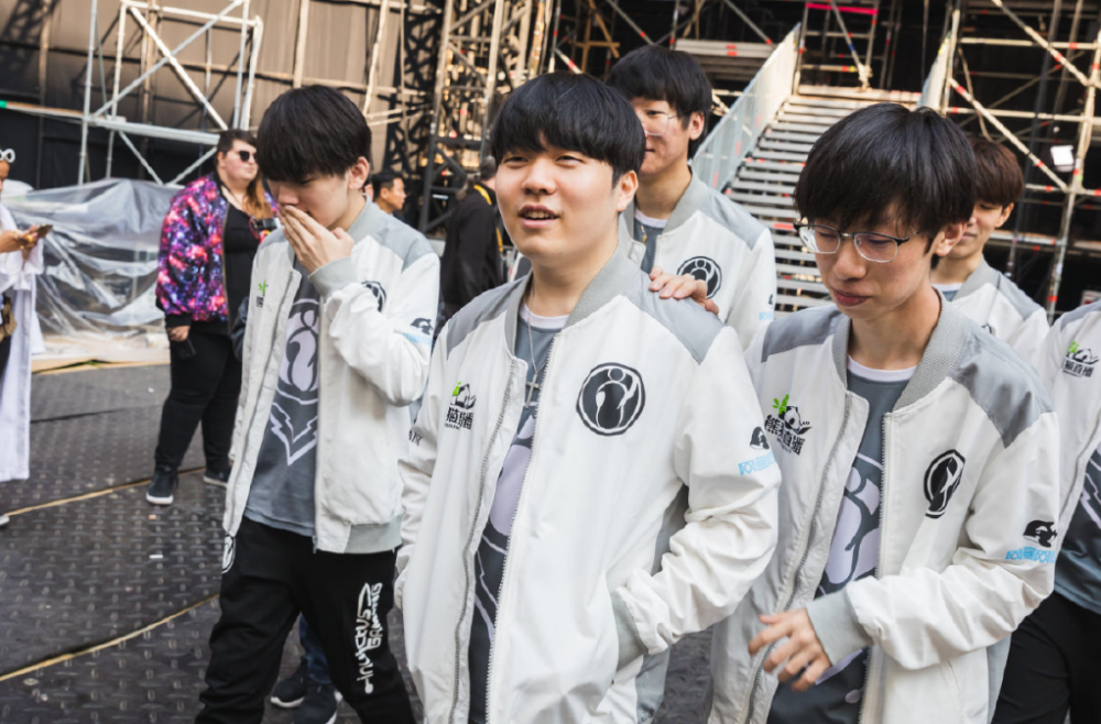 C9力克FPX，Deft开启传奇时刻小组赛3:0（柏林）