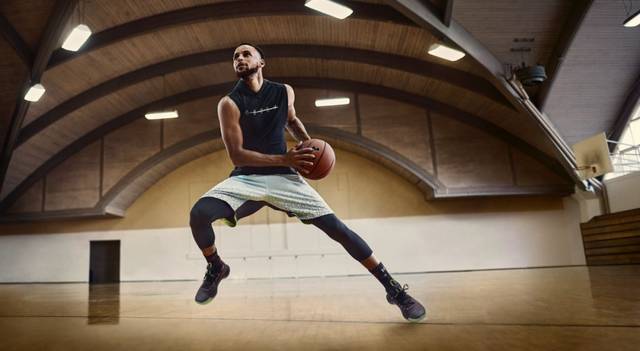 加拿大运动员闪耀登场,奋力拼搏 加拿大运动员闪耀登场,奋力拼搏