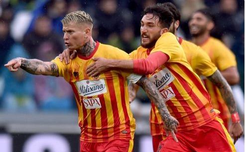 韩国乒乓球队血洗英国乒乓球队,波尔打破历史纪录的简单介绍 韩国乒乓球队血洗英国乒乓球队,波尔打破历史纪录的简单介绍